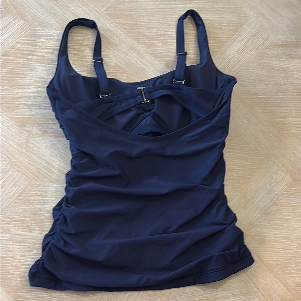 Athleta 34D/DD Tankini swim top - Picture 2 of 9
